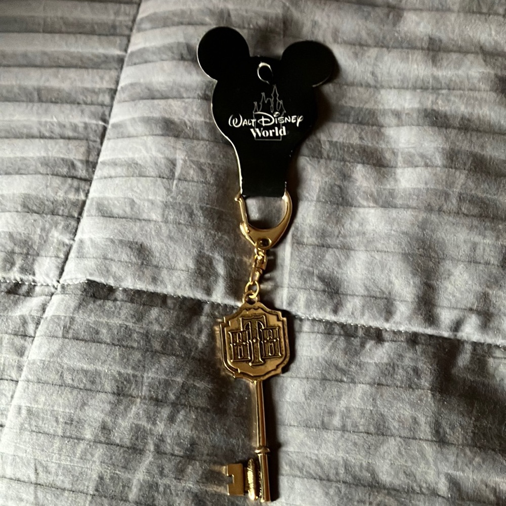 NWT Vintage Disney World Tower of Terror Keychain - Rare!
